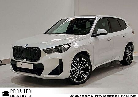 BMW iX1 30 xDrive M Sport AHK/MEMORY/HEADUP/PANO/ACC