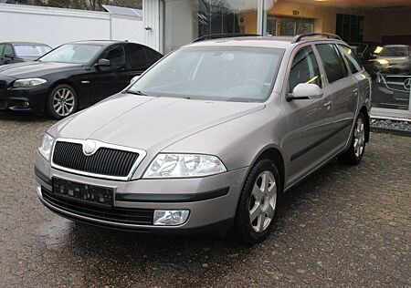 Skoda Octavia 1.6i Combi Elegance KlimaA,AHK