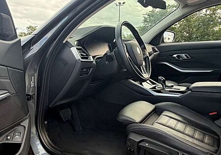BMW 330 e Sport-L*Navi*HeadUp*SHZ*PDC*R.Kame*Standhei