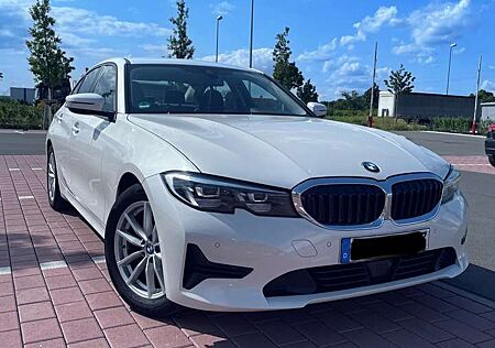 BMW 320d 320 Autom.(FP) Scheckheft Nur bei 4xAlu