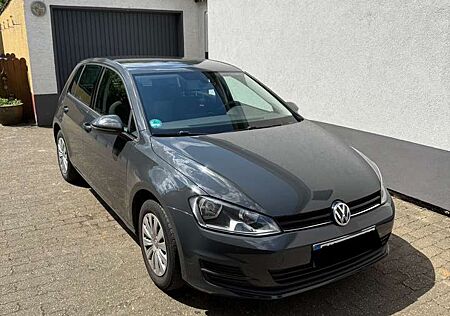 VW Golf Volkswagen VII 1.2 TSI Trendline - gefelegter zustand