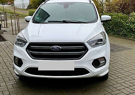 Ford Kuga 2.0 TDCi 4x4 ST-Line