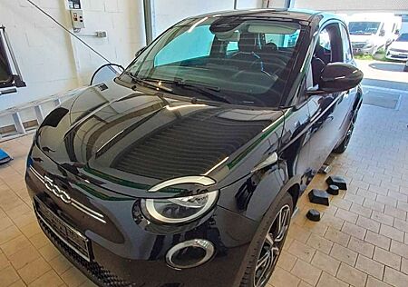 Fiat 500E 320 Km Reichweite Navi - Allwetterreifen