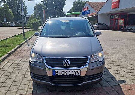 VW Touran Volkswagen 1.9 TDI DPF DSG Highline