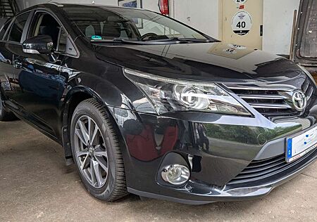 Toyota Avensis Station Wagon (T27) 2.2 D-4D 16V Turbo/D-Cat