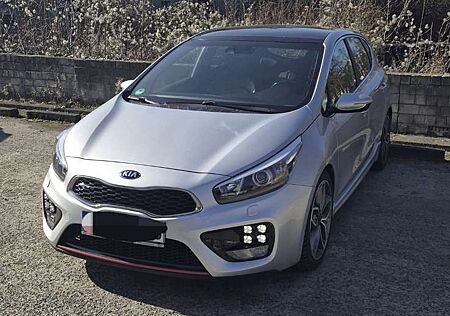 Kia Cee'd Ceed / 1.6 T-GDI GT-Track