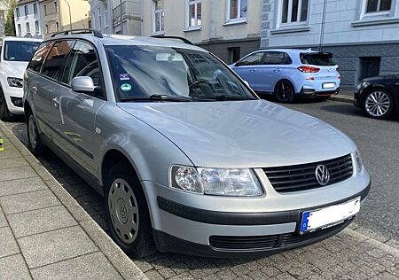 VW Passat Variant Volkswagen 1.6 Trendline