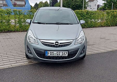 Opel Corsa 1.4 16V Color Edition 4 Zylinder