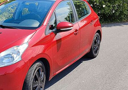Peugeot 208 82 VTi