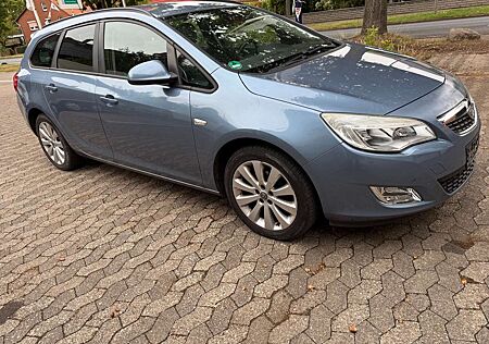 Opel Astra Sports Tourer 1.6 Sports .Tuv Neu