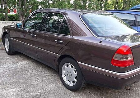 Mercedes-Benz C 180 Elegance