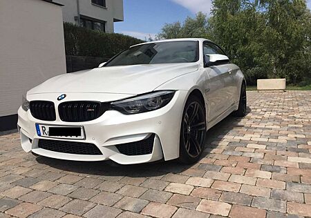 BMW M4 Cabrio DKG 1. Hd