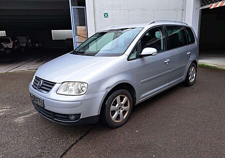 VW Touran Volkswagen Highline