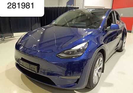 Tesla Model Y Long Range AWD Wärmepumpe Autopilot