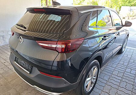 Opel Grandland X 120 Jahre