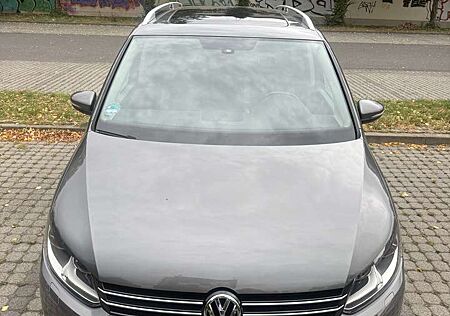 VW Touran Volkswagen 2.0 TDI DPF DSG Cup