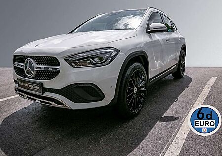 Mercedes-Benz GLA 200 PANO AHK LEDER 20 ZOLL MEMORY TOTWINKEL