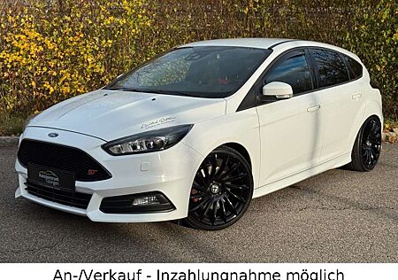 Ford Focus gebraucht kaufen Ford Focus ST 2.0 TDCi | BI-XENON | 19 ZOLL | S.HEFT