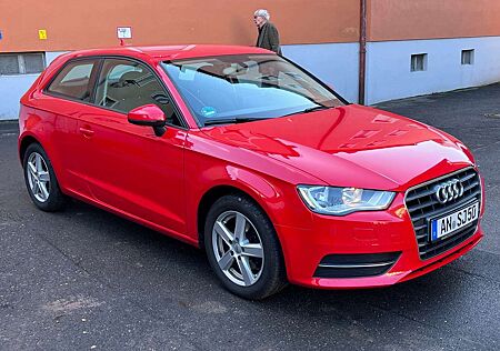 Audi A3 1.6 TDI (clean diesel) S tronic Ambition