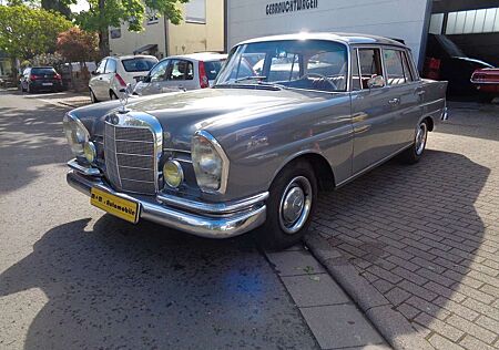 Mercedes-Benz 230 S Typ111 Heckfosse SSD TÜV + H-Zul. TOP Zust.