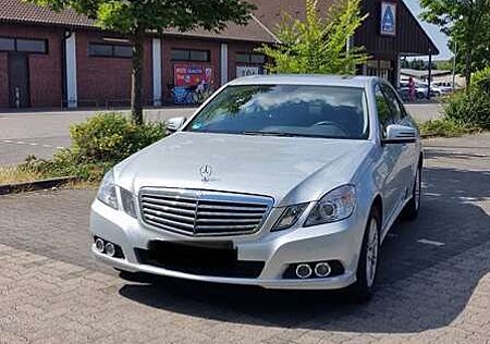 Mercedes-Benz E 200 CGI BlueEFFICIENCY Automatik Elegance