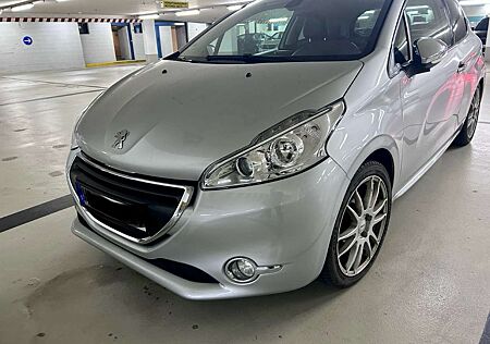 Peugeot 208 155 THP Allure