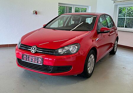 VW Golf Volkswagen 1. Hd / Tüv 04/27 / Zahnriemen neu.