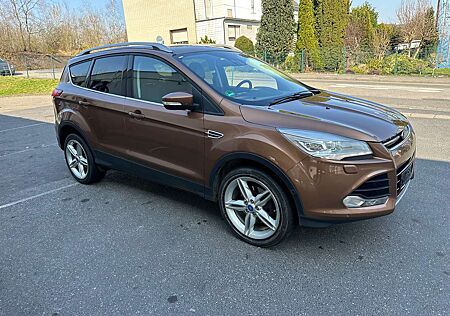 Ford Kuga Titanium 2.0 TDCi *AHK*XENON*KAMERA*EURO 5