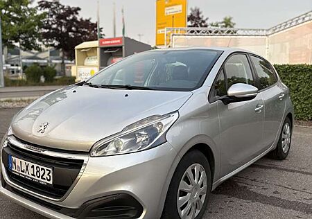 Peugeot 208 1.2 Petrol PureTech TUV bis 02.2027