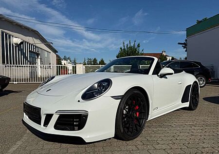 Porsche 911 Carrera GTS Cabriolet