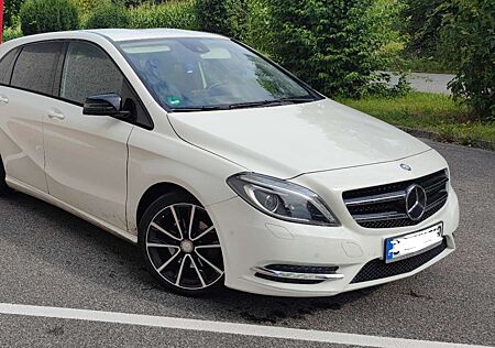 Mercedes-Benz B 180 Sportpaket, Automatik, AHK, ILS