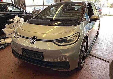 VW ID.3 Volkswagen Pro Family Matrix Navi SHZ Pano ACC Pano