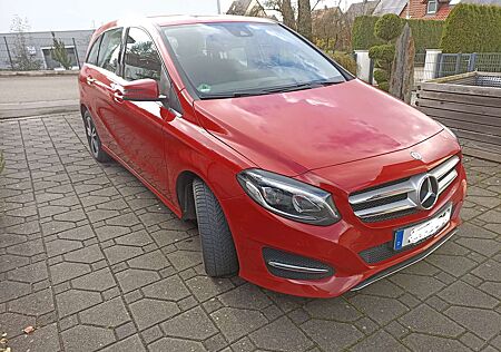 Mercedes-Benz B 180 B-Klasse Diesel 7G-DCT Style LED/Navi/AHK/SHZ