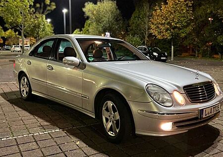 Mercedes-Benz E 240 (211.061)