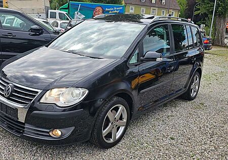 VW Touran Volkswagen Highline Sport-Avignon 2.0 TDI *7-SITZE*LEDER*NAVI