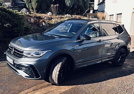 VW Tiguan Allspace Volkswagen R-Line All Black | Matrix-LED |