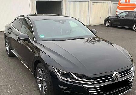 VW Arteon Volkswagen R-Line