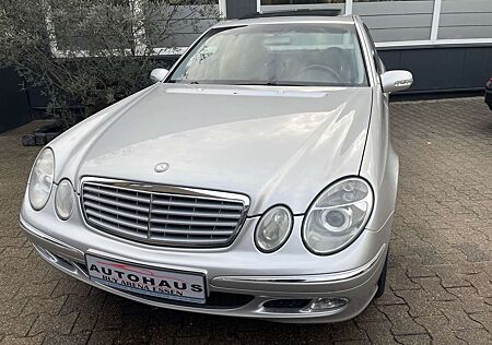 Mercedes-Benz E 240 V6 Elegance Limousine Voll MB S-Heft Top Gepflegt