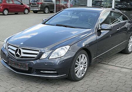 Mercedes-Benz E 220 Coupe Avantgarde/Navi/8-Alu/Euro5