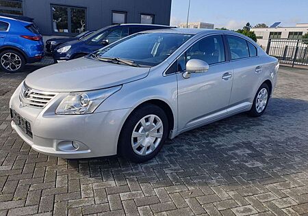 Toyota Avensis Sol OPA AUTO,2 HAND,AHK,KLIMA,PDC