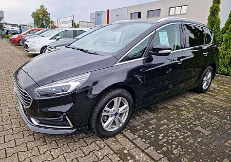 Ford S-Max Titanium