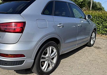 Audi Q3 2.0 TFSI quattro S tronic sport