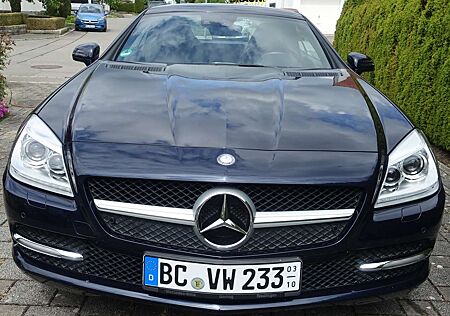Mercedes-Benz SLK 200 (BlueEFFICIENCY) 7G-TRONIC