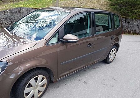 VW Touran Volkswagen 1.4 TSI*AHK*TÜV*1 Hand*Scheckheft