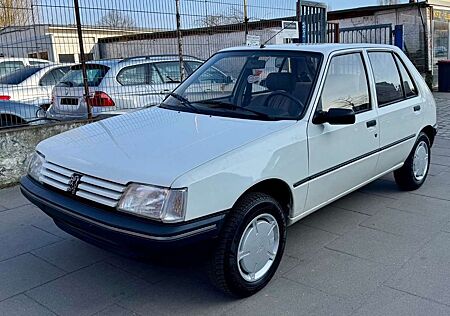 Peugeot 205 GR / TÜV NEU / OLDTIMER