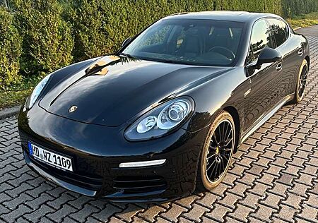 Porsche Panamera 4S PDK