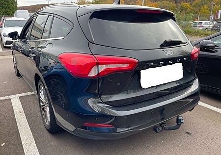 Ford Focus Turnier 1.0 EcoBoost Aut. TITANIUM