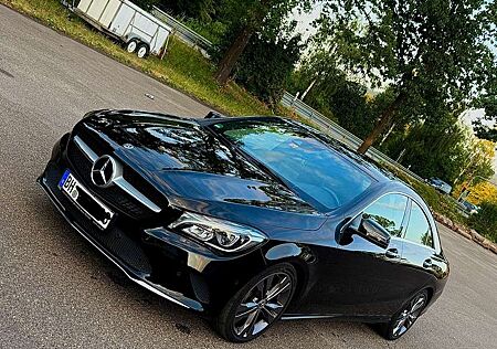 Mercedes-Benz CLA 200 d 7G-DCT Urban