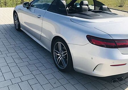 Mercedes-Benz E 220 d Cabrio 9G-TRONIC AMG Line