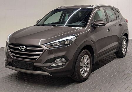Hyundai Tucson 2WD Navi/SHZ/LHZ/PDC/Kam/Tempom./17"LM